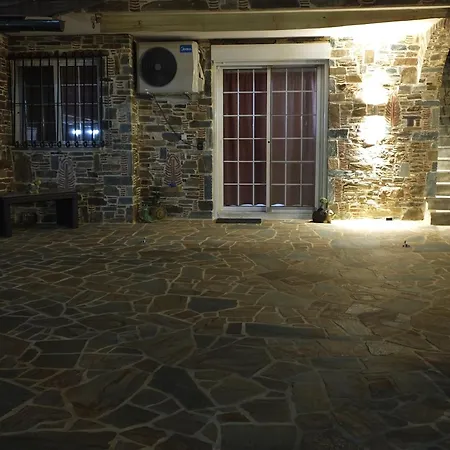 Four Seasons アパート