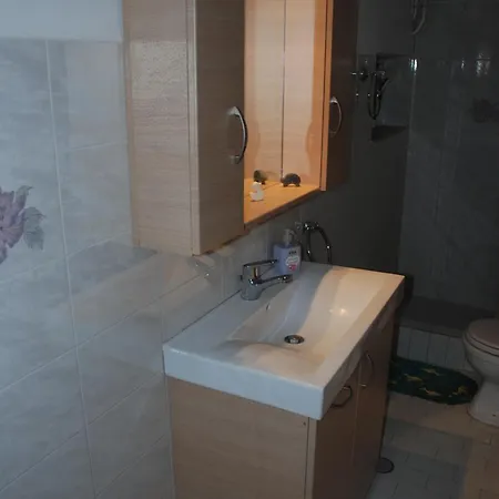 Four Seasons アパート